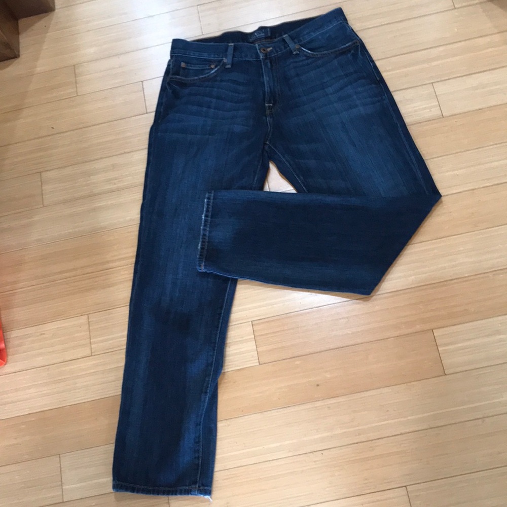 Men’s Lucky Brand  33x32 221 original straight